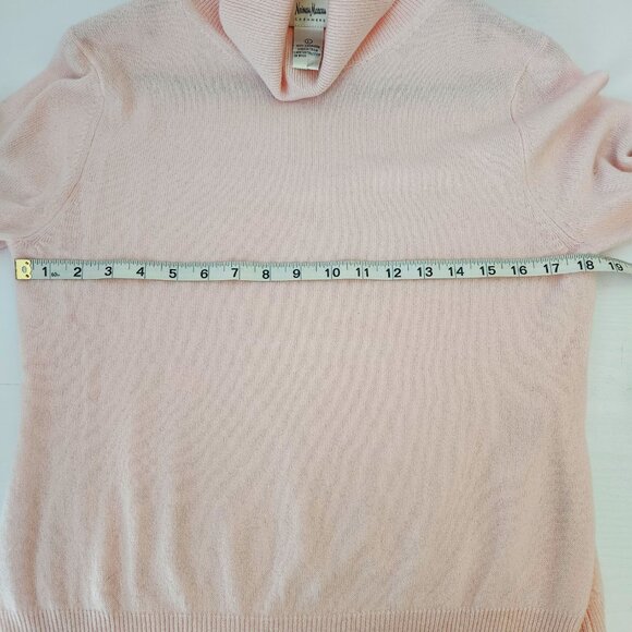 Neiman Marcus 100% Cashmere Light Pink Turtleneck Pullover Knit Sweater Large - Picture 16 of 16